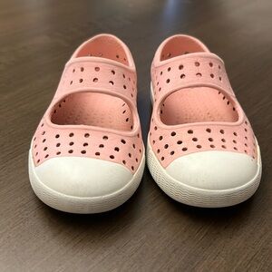 Native Size C7 kids shoes. Summer fun!